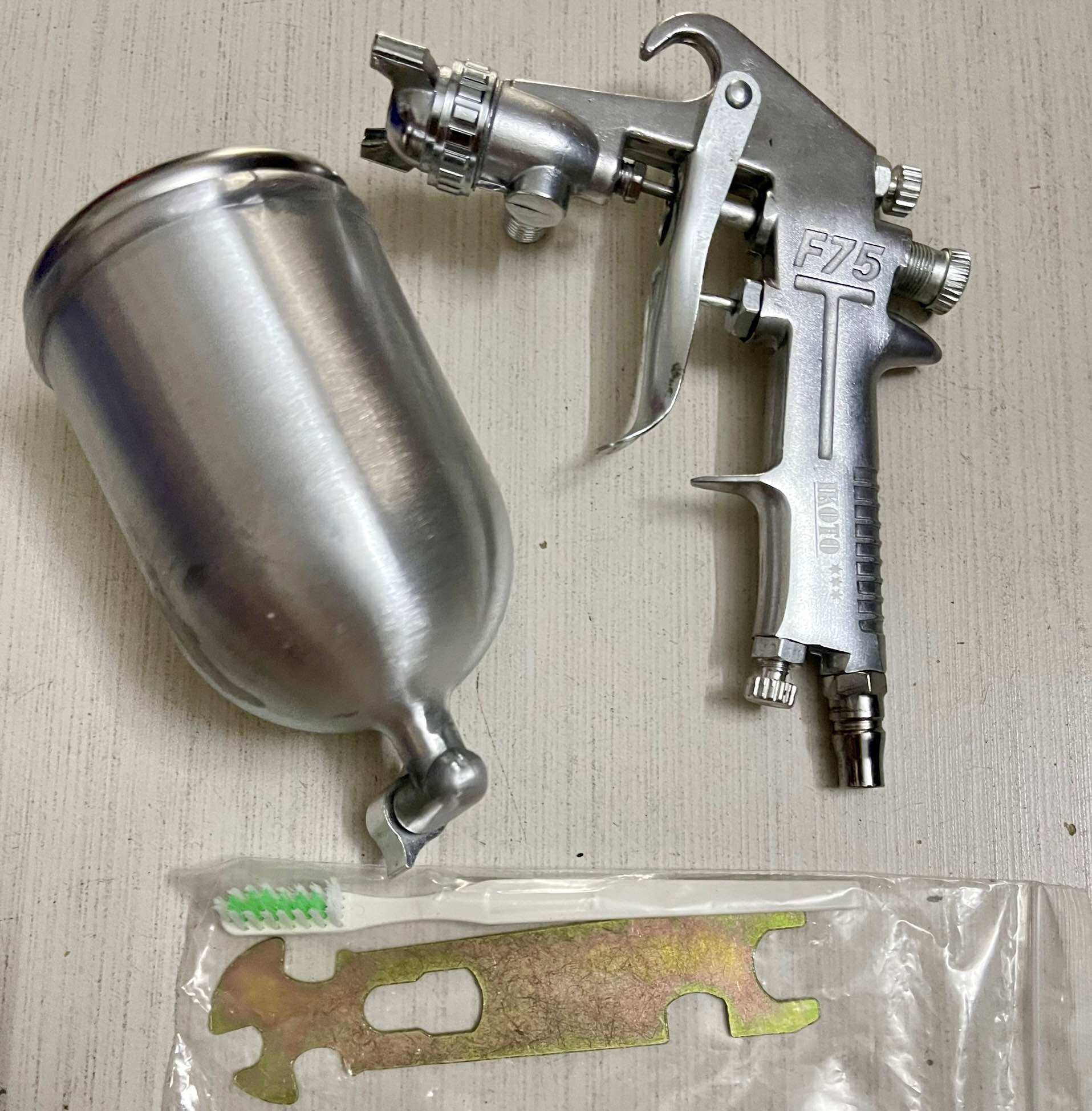 Súng phun sơn F75( bình 400cc) chính hãng