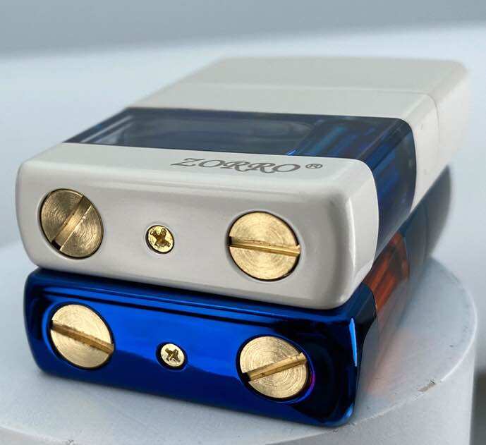 Bật lửa đá xăng Zippo Zorro lộ xăng cao cấp( tặng kèm chai xăng 30ml)