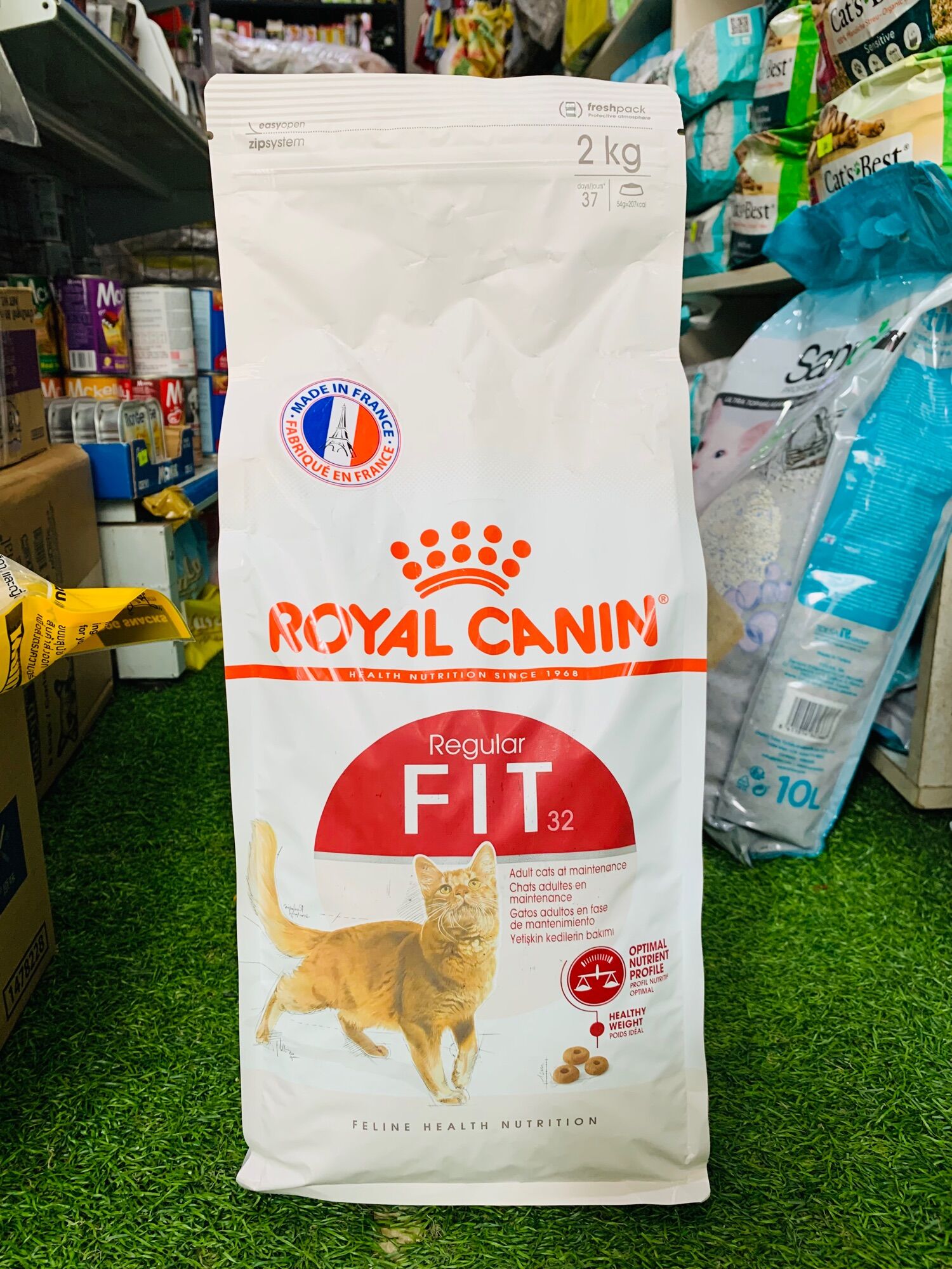 Thức ăn hạt cho mèo trưởng thành Royal Canin Fit 2kg