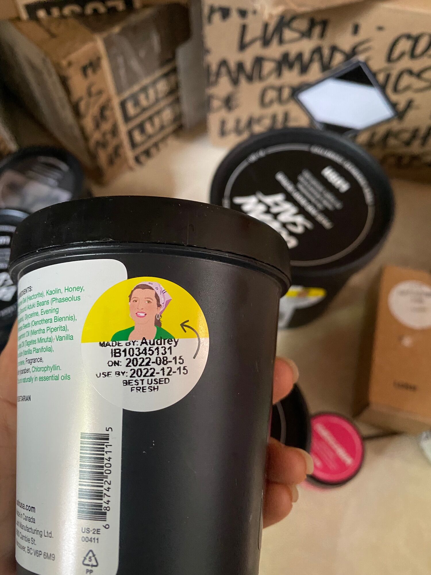 Mặt nạ đất sét Lush Magnaminty