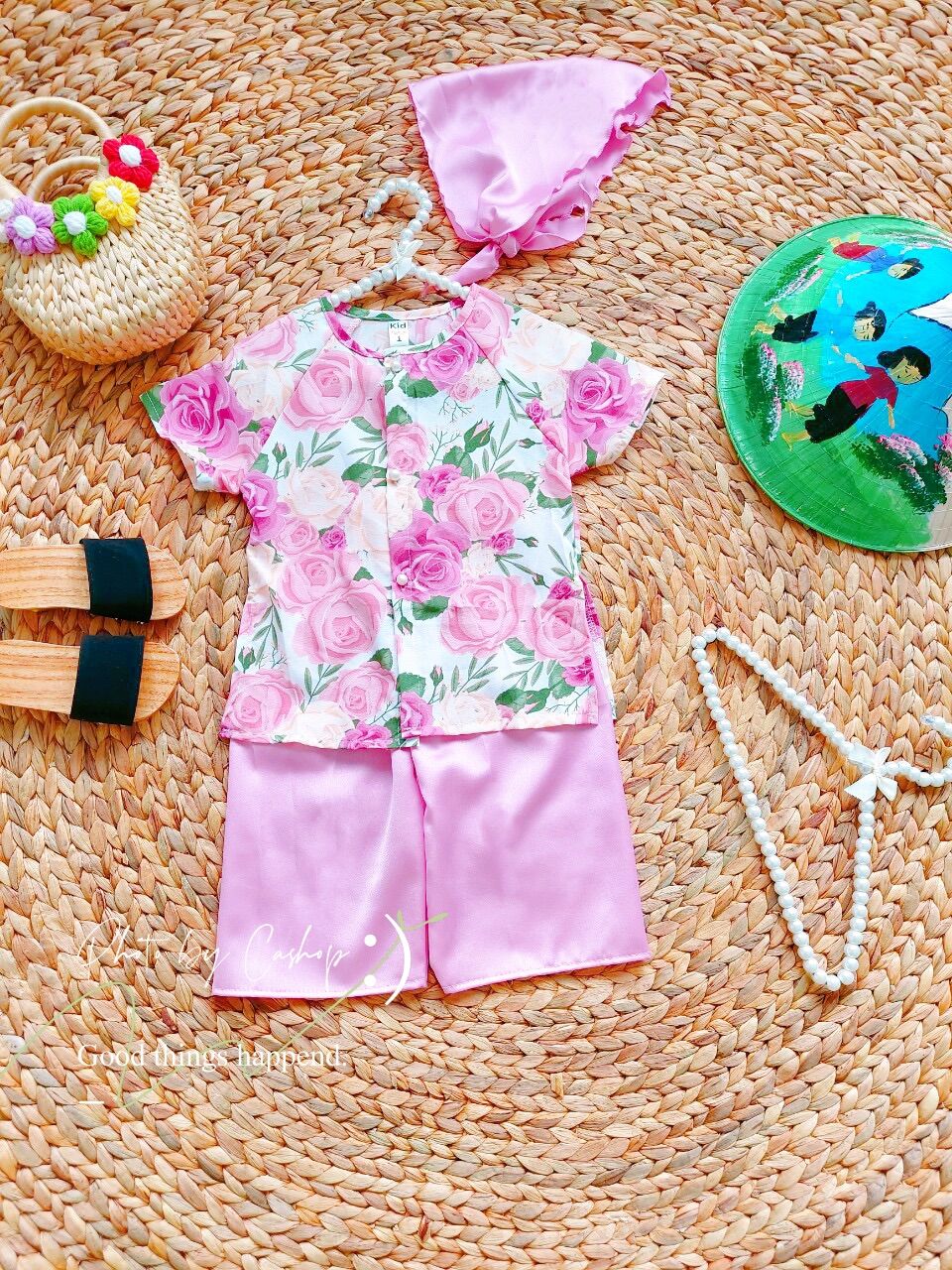 Set bà ba hoa lụa kèm khăn cho bé gái