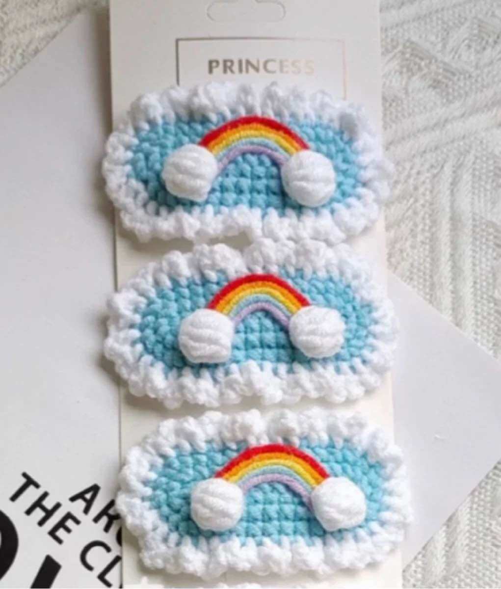 Kẹp tóc cầu vồng bằng len handmade