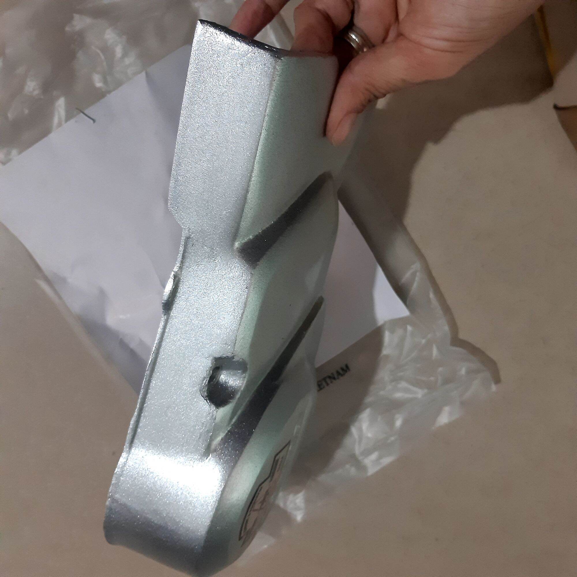 Nắp đuôi cá gắn xe cúp 81