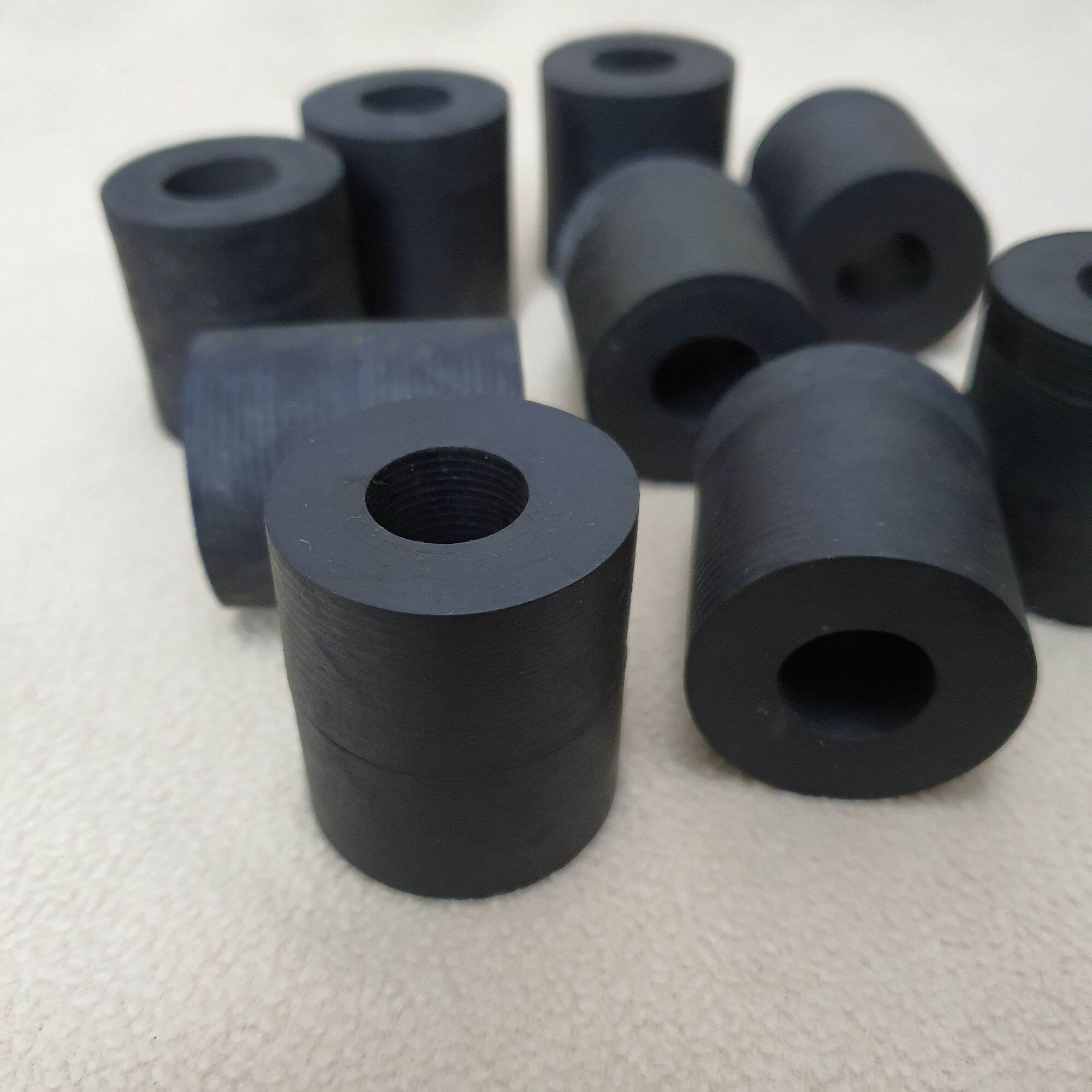 Đệm cao su 36*16*40mm (Giá 10 cái) đường kính ngoài 36mm, lỗ trong 16mm, dày 40mm