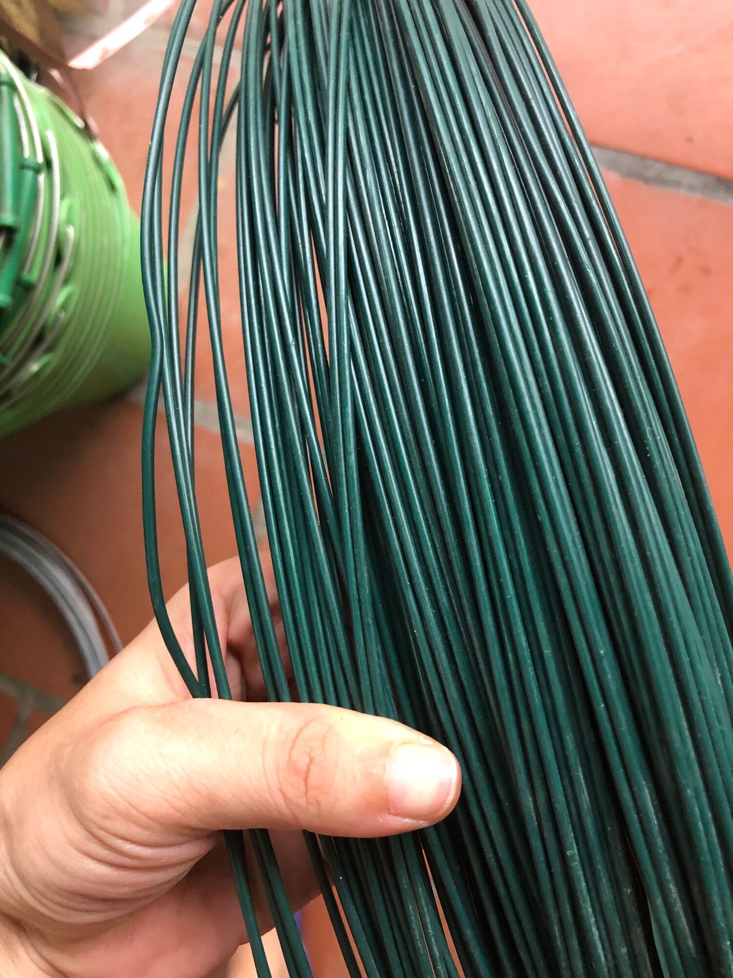 10 Mét dây thép bọc nhựa loại 3.5 li không rỉ, dùng để làm dây phơi hay buộc đồ