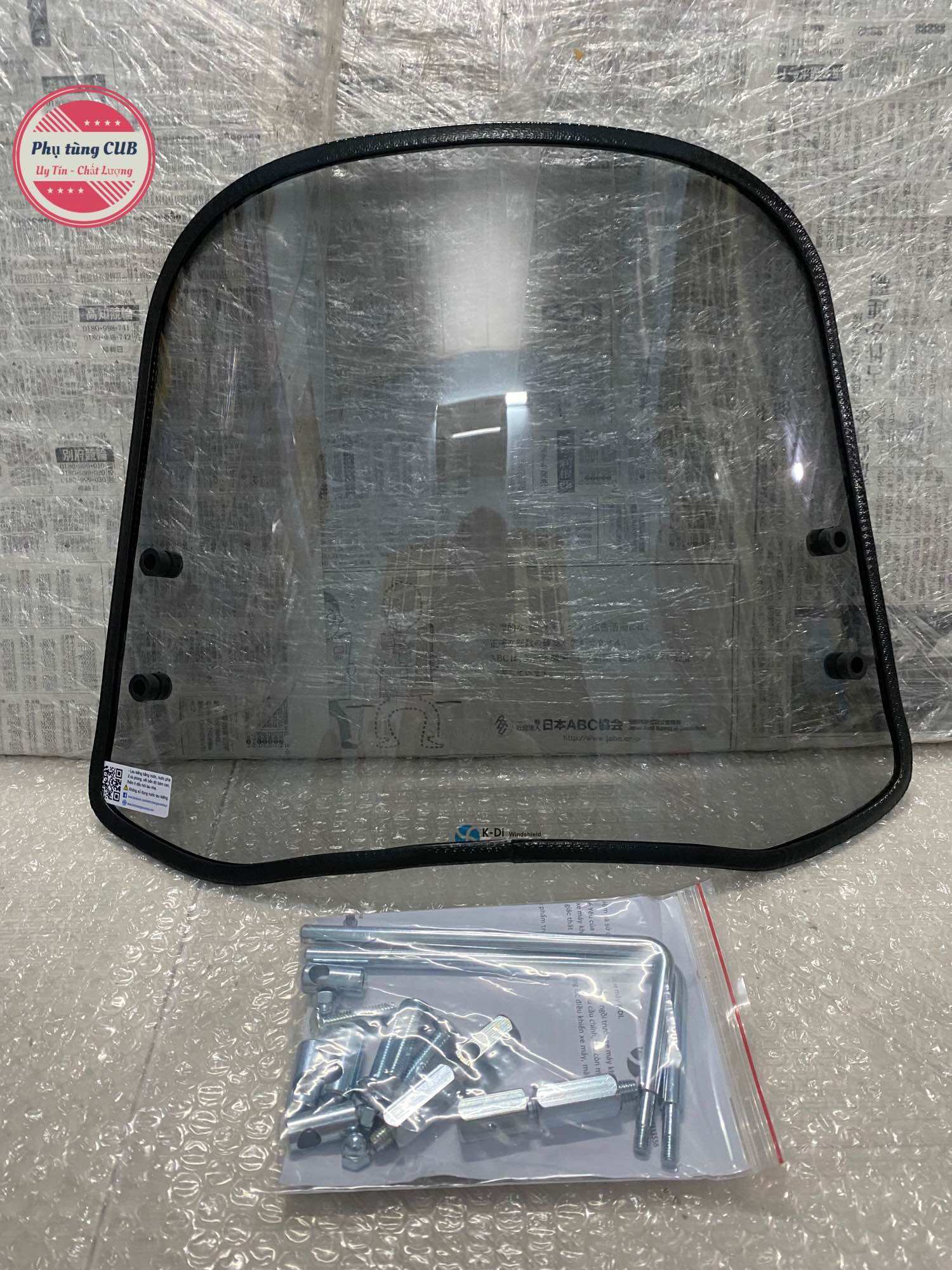 Kính chắn gió xe máy