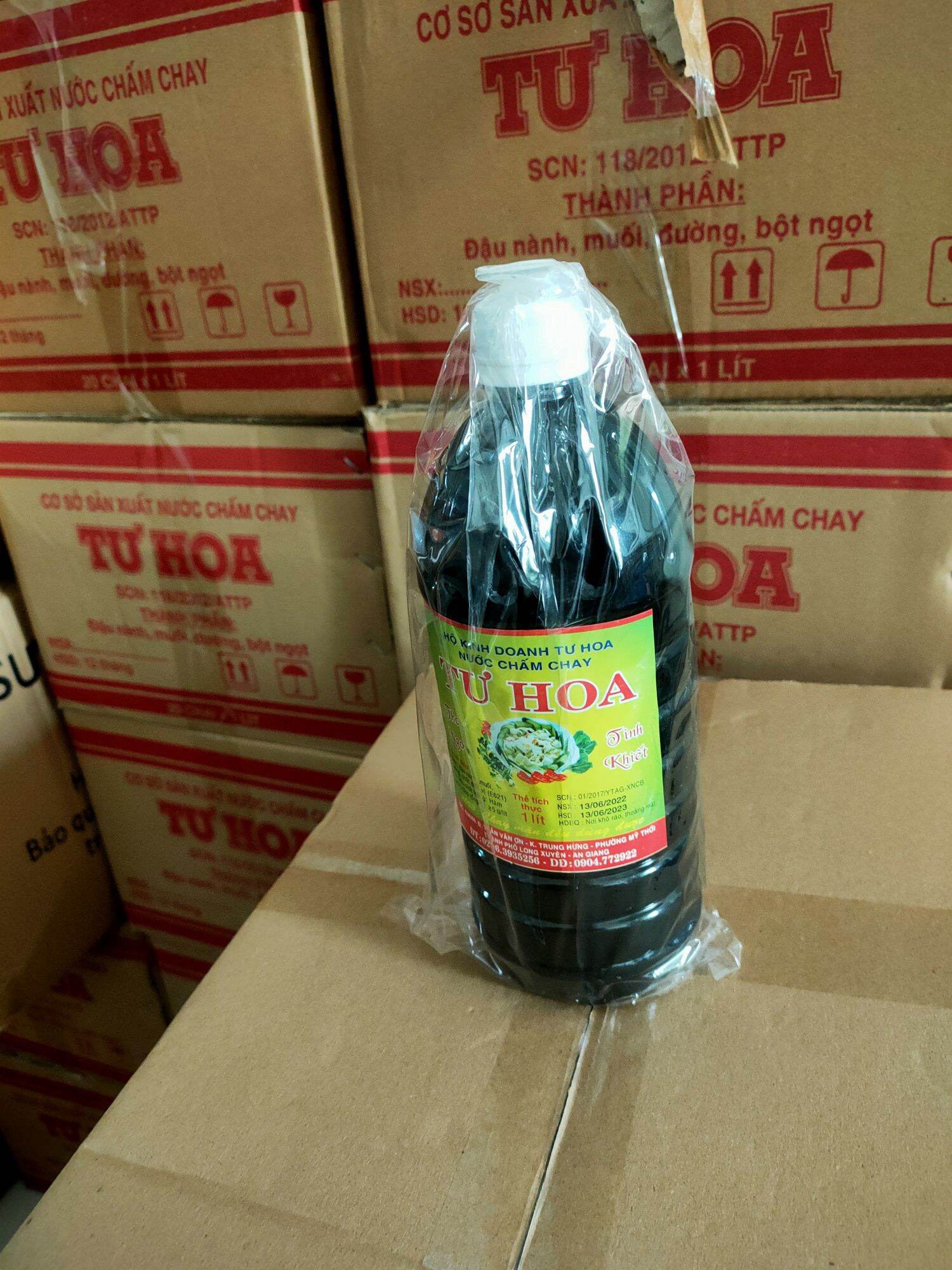 Nước mắm chay tư hoa. chai 1l dùng để chế biến các món ăn chai. để chấm . rất ngon .