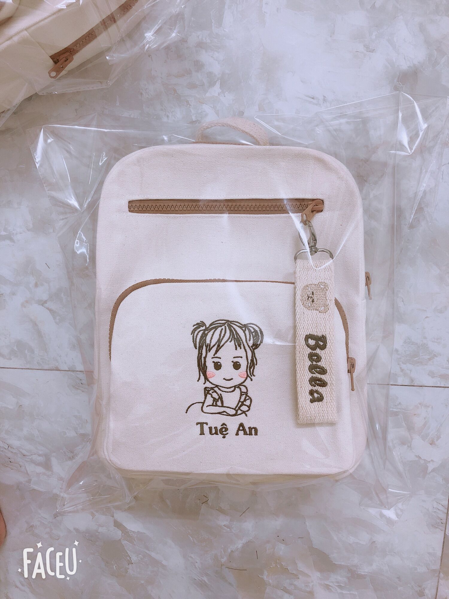 Balo thêu tên style Hàn Quốc cho bé