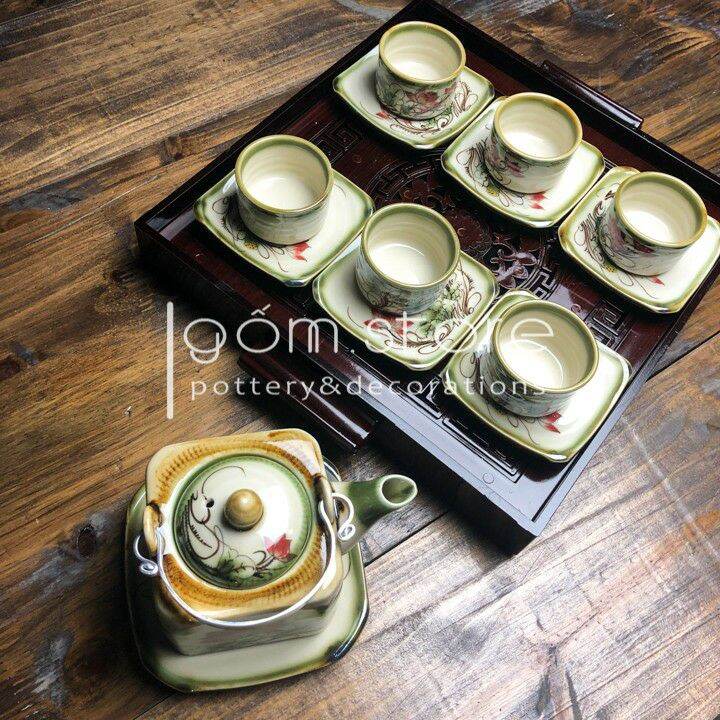 Bộ ấm chén dáng vuông vẽ sen men ngọc