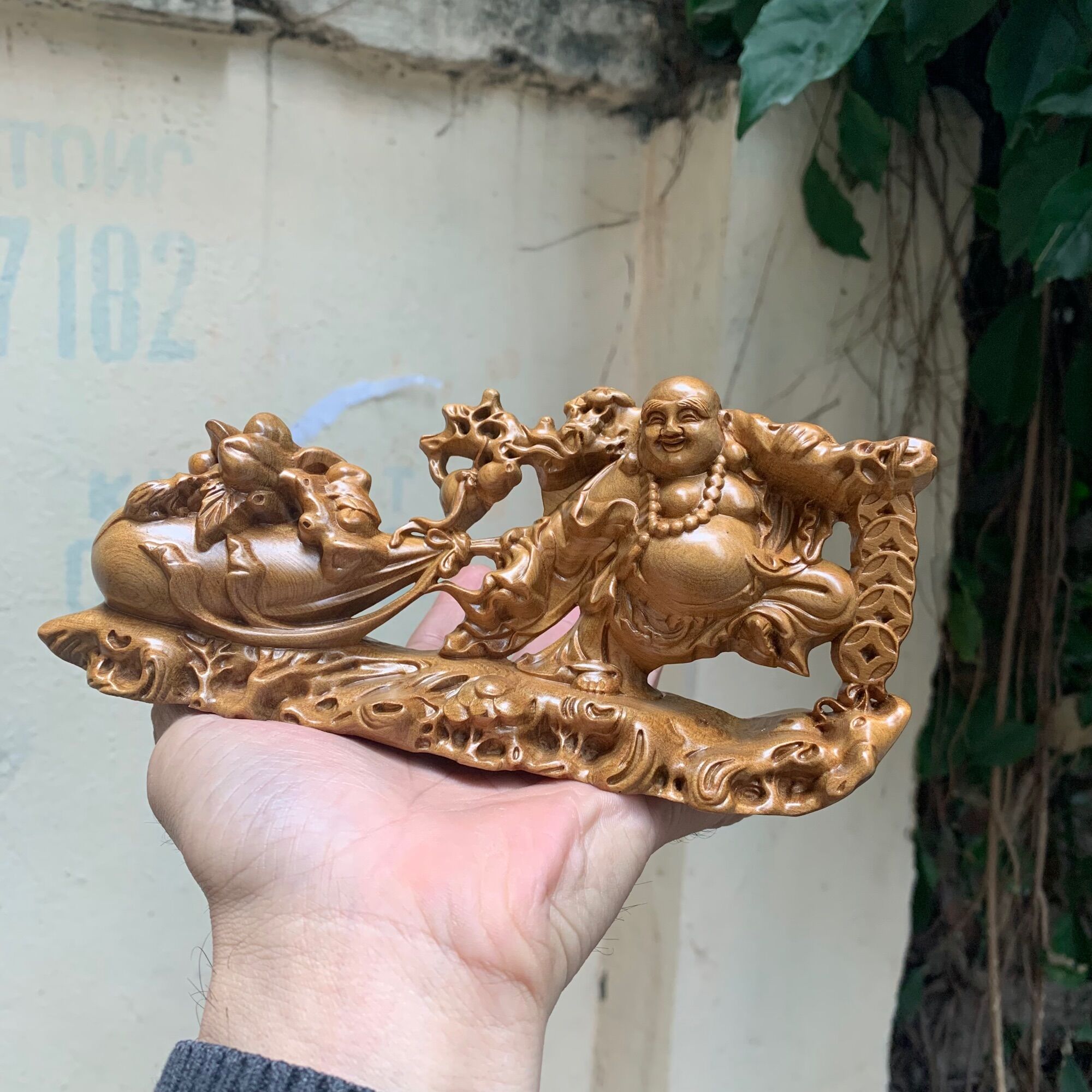 Tượng phật di lặc gỗ bách xanh