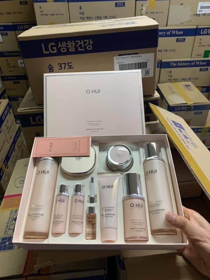 Sét Dưỡng Ohui Hồng Miracle Moisture Giúp Da Căng Mướt Tràn Đầy Sức Sống