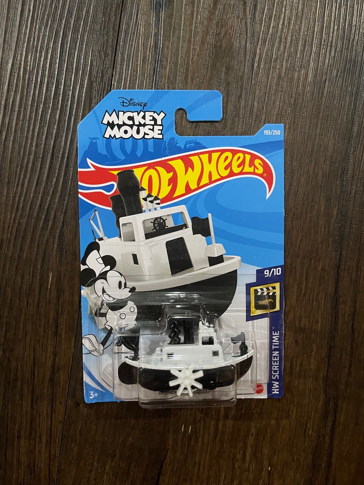 Xe mô hình đồ chơi cơ bản Hotwheels 1:64 - Disney Steamboat