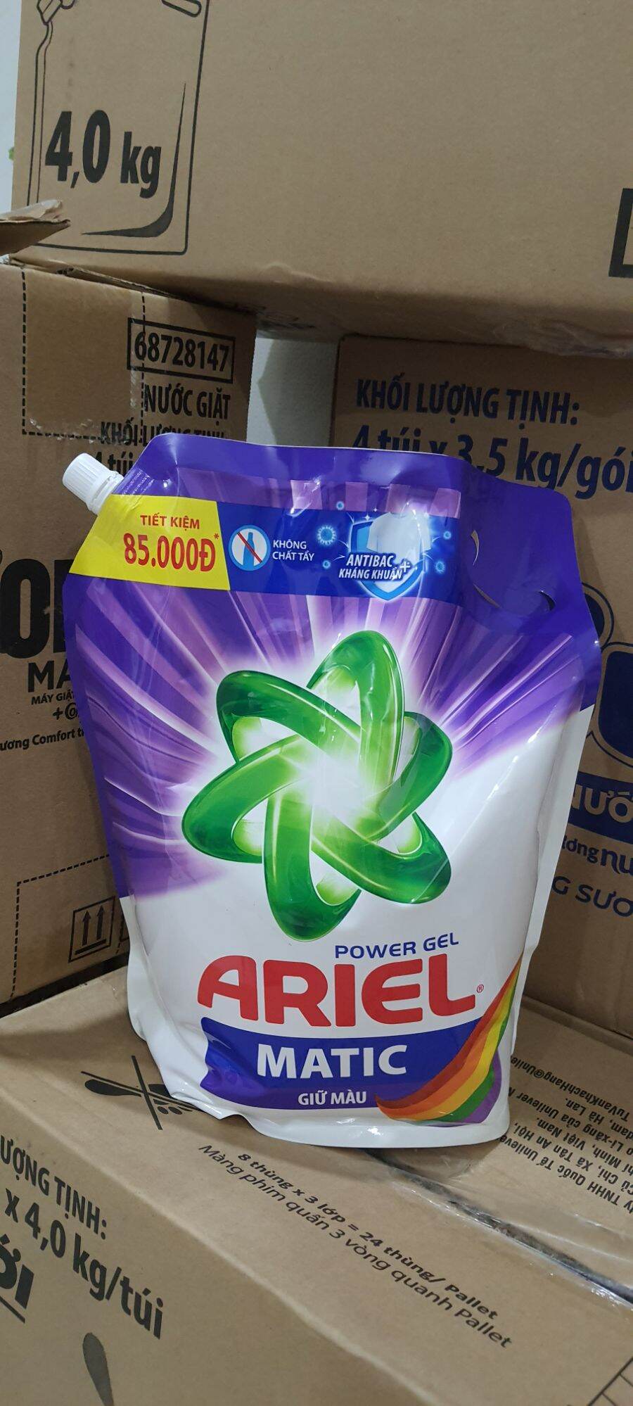 Nước giặt Ariel matic giữ màu 3.2kg
