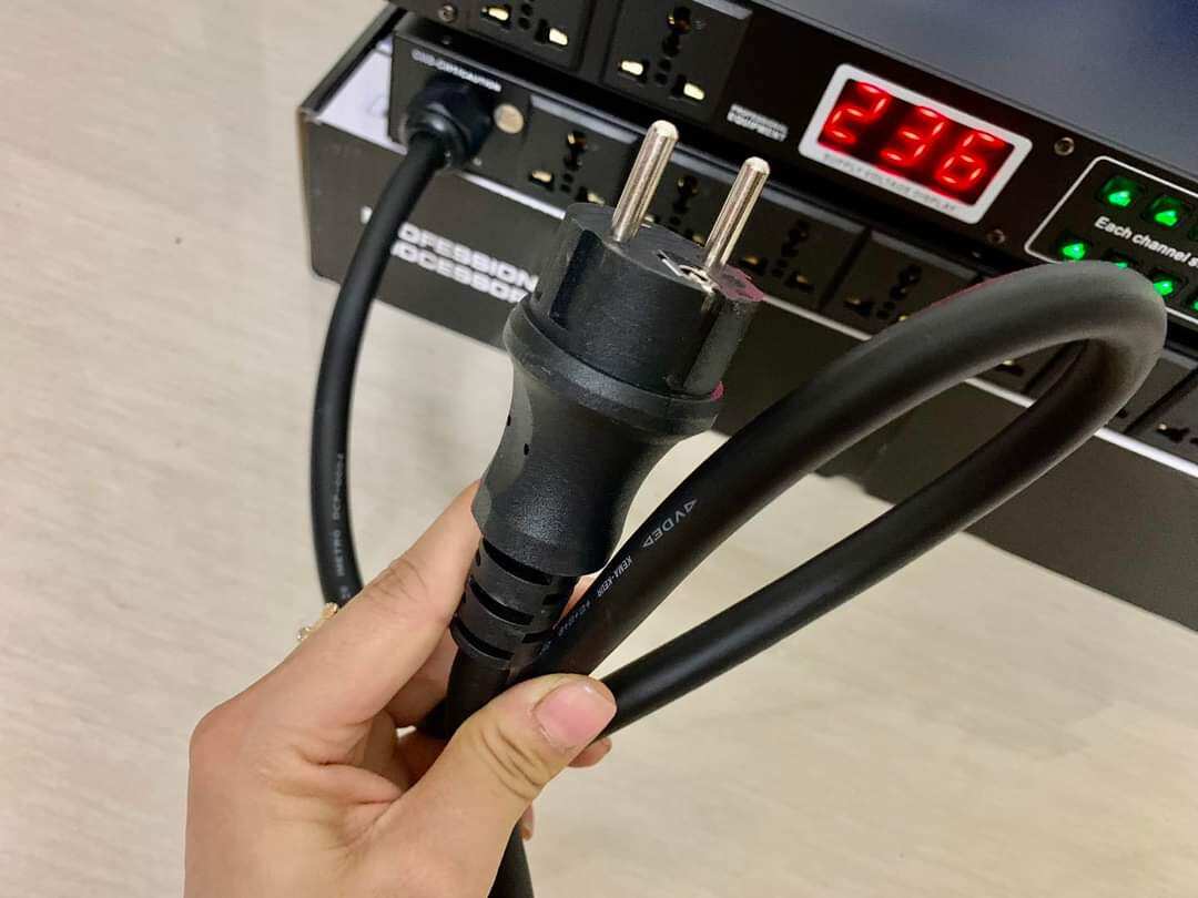 Quản lý nguồn dbx 1038