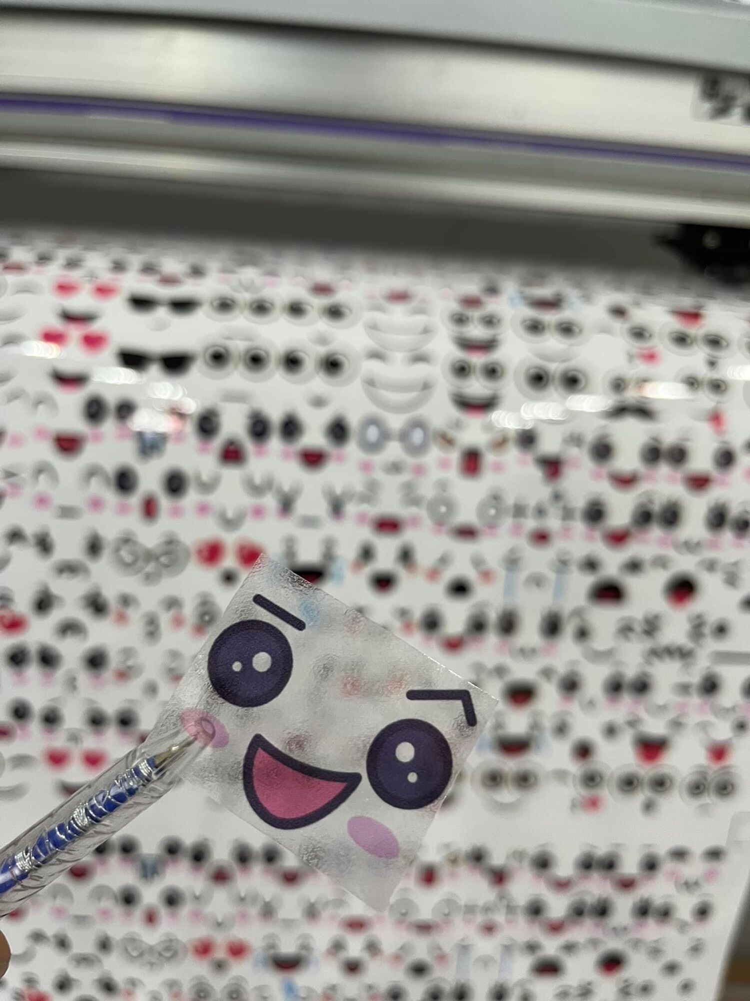 Tem cảm xúc emoji