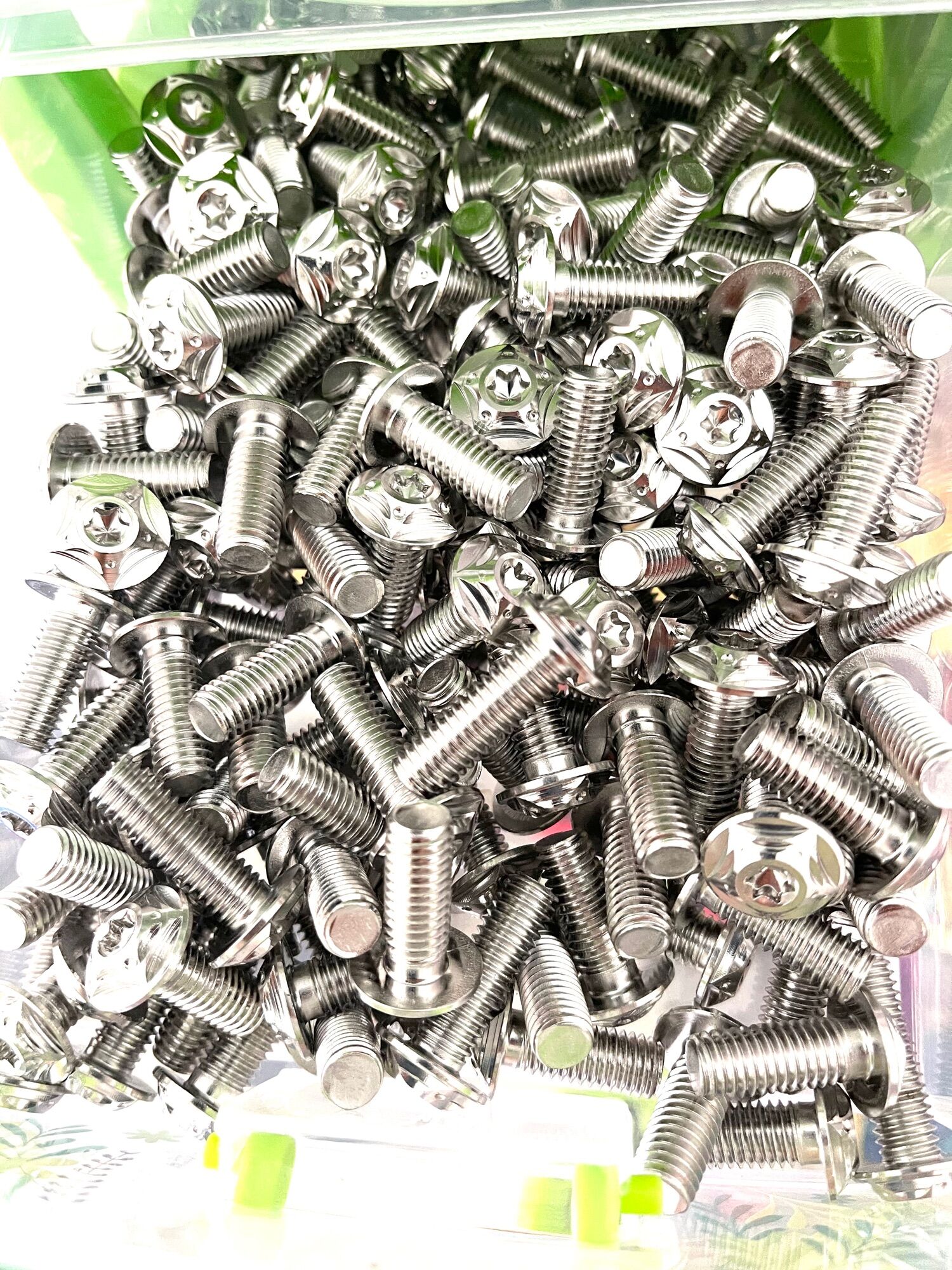 ốc salaza inox 304 8li25 gắn đĩa và gác chân các loại xe