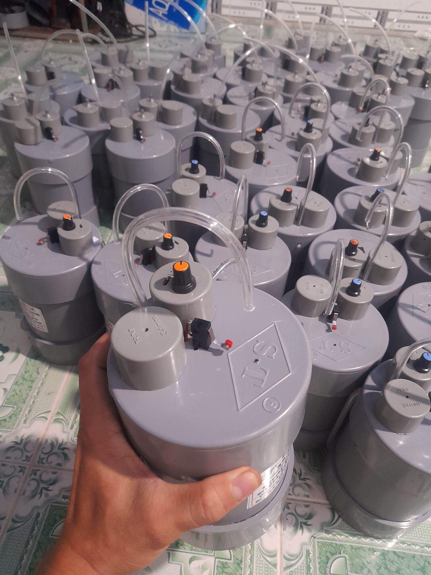 Bình rót rươu tự động miled siêu bền sale xả hàng giá rẻ