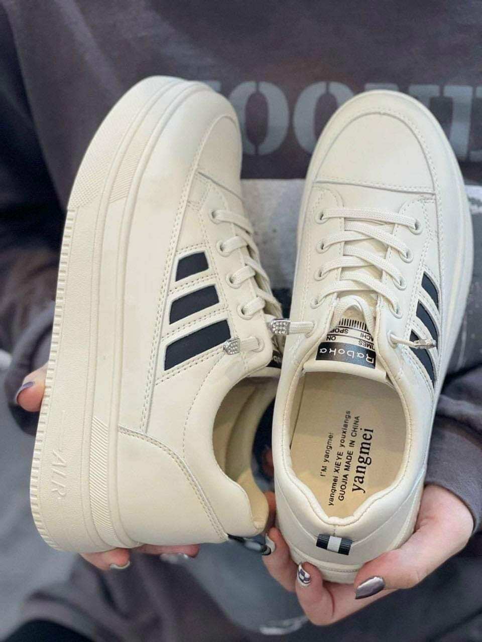 Giầy thể thao sneaker không buộc dây, đế cao