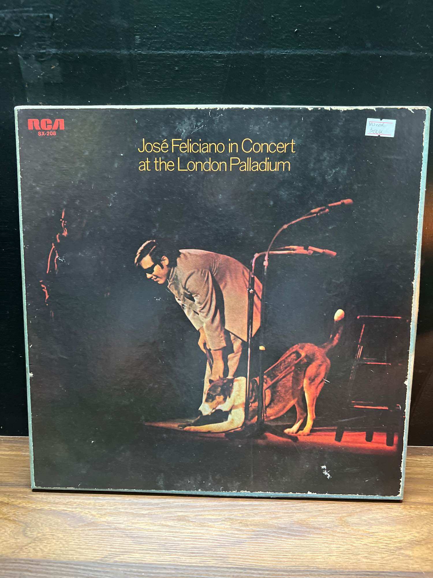 Box Đĩa than vinyl Vocal :của nghệ sĩ guitar và ca sĩ người Puerto Rico José Feliciano. Album :Alive Alive-O!