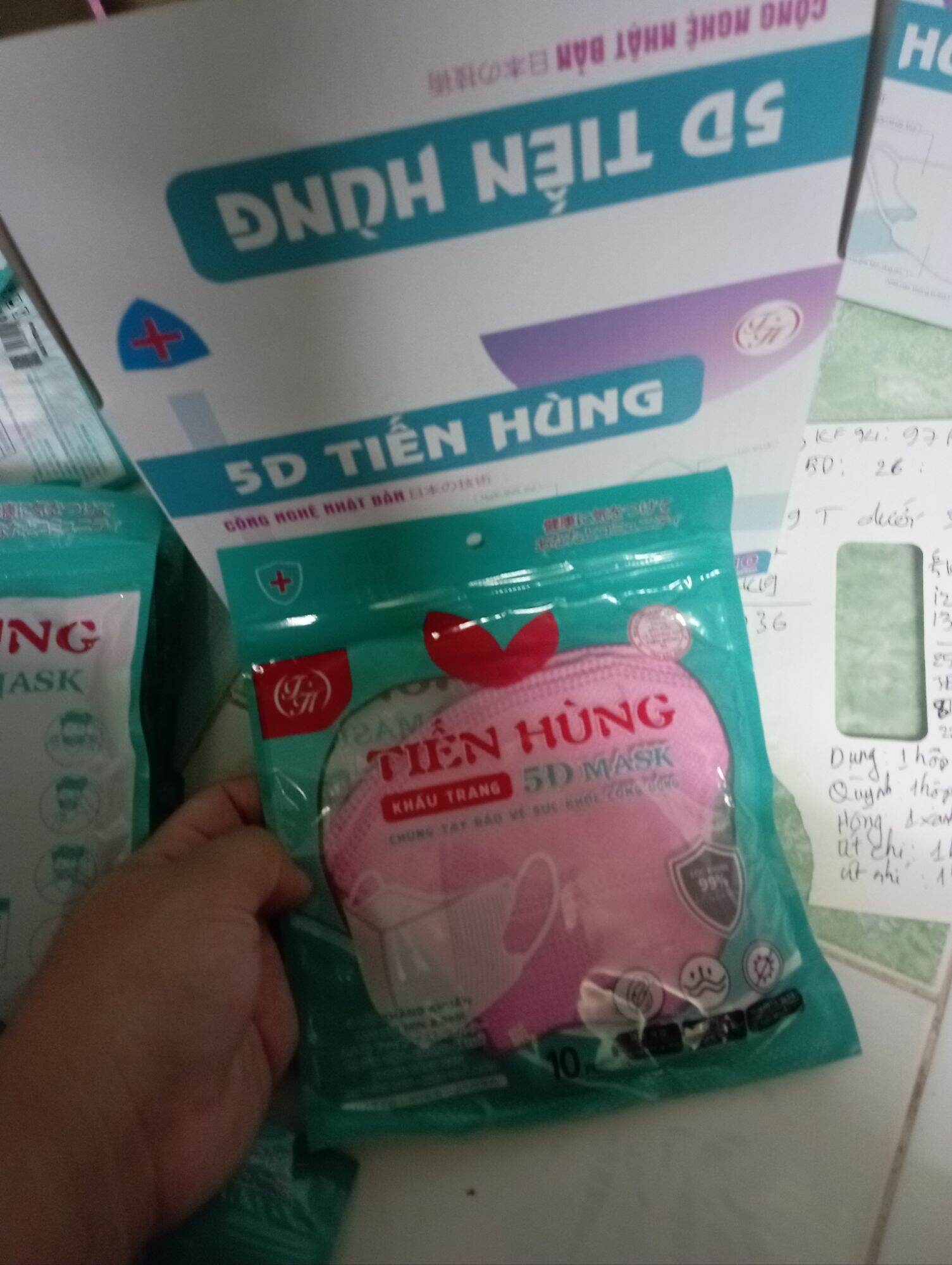 100 chiếc khẩu trang 5D tiến hùng