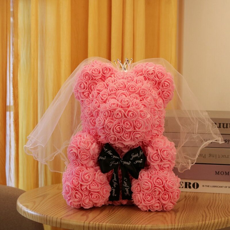 Gấu hoa hồng cho Valentine lãng mạn
