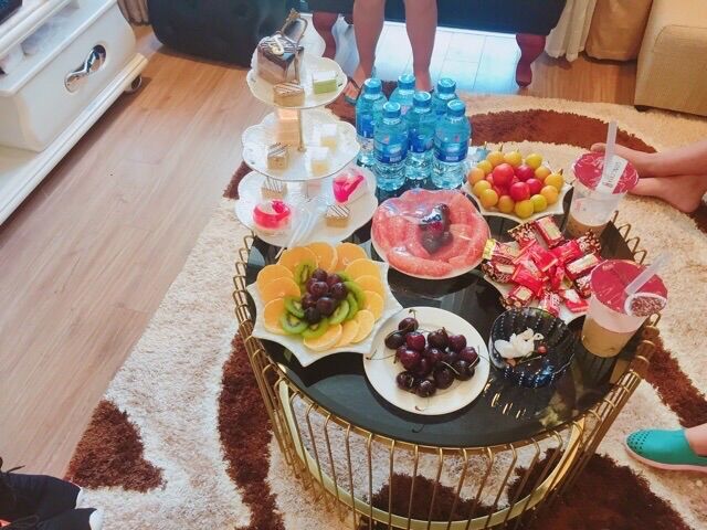 Khay sứ ba tầng trang trí Huydecor