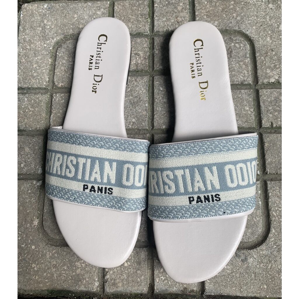 DÉP THỔ CẨM DIOR
