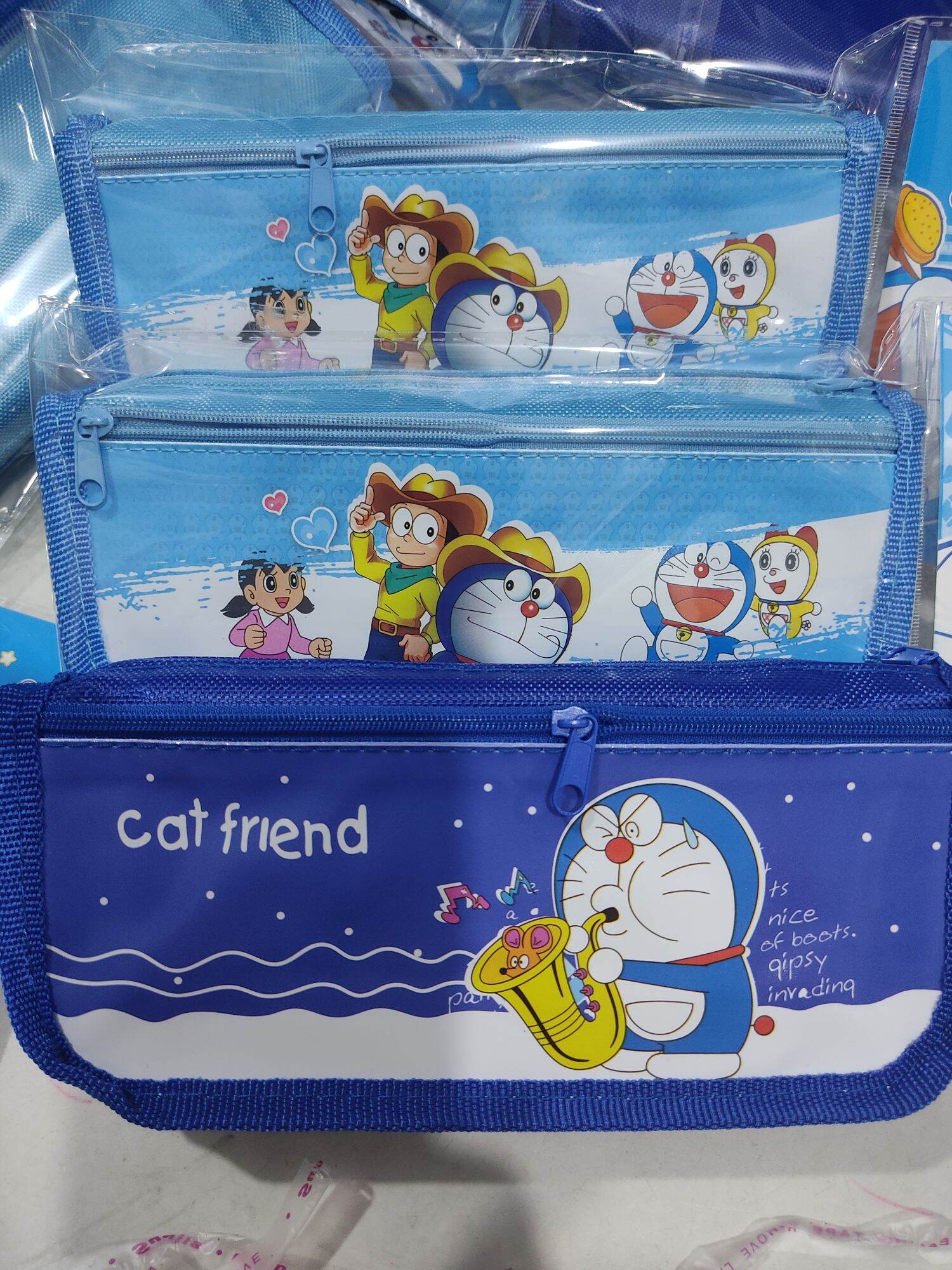 Hộp bút vải hình Doreamon