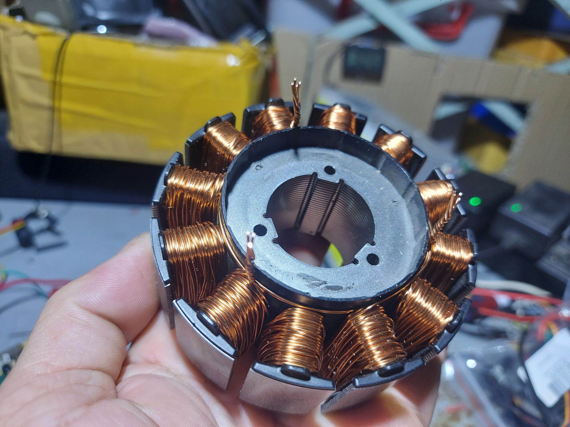 Motor chế máy hút dùng pin 18v.