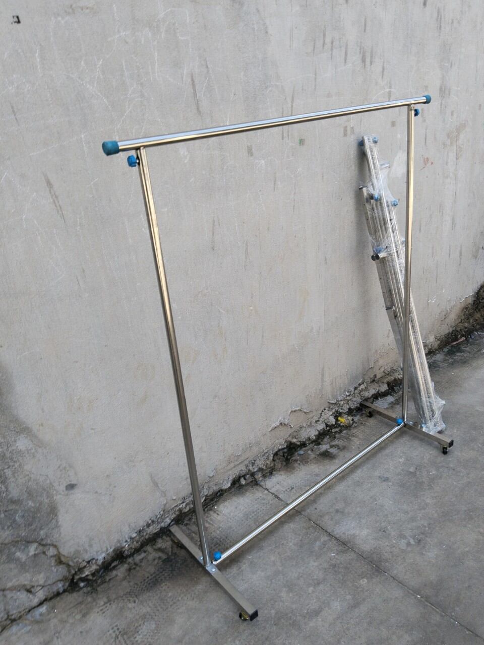 sào đơn phơi đồ inox có bánh xe phi 22