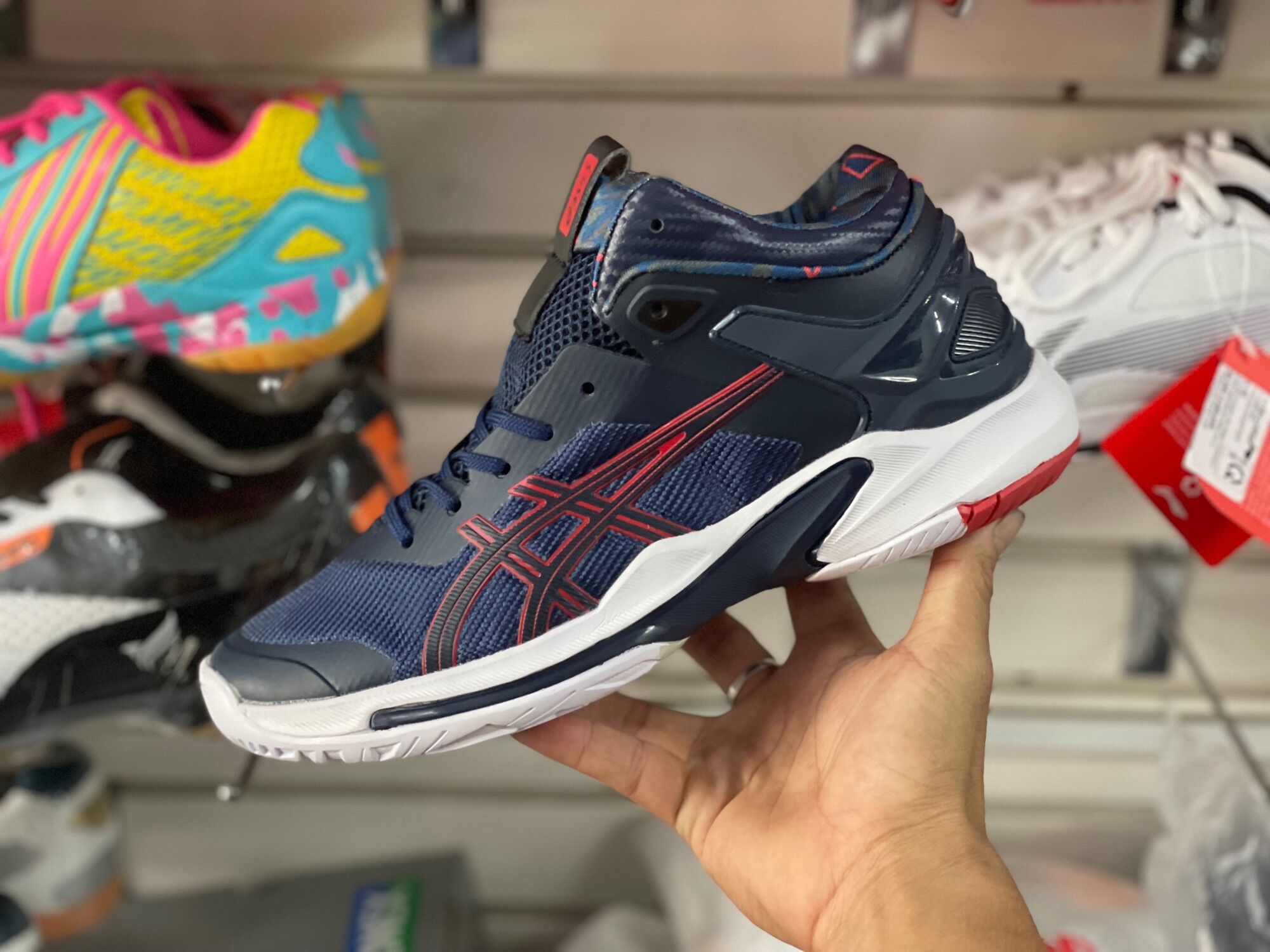 Giày thế thao Asics bóng chuyền cao cấp