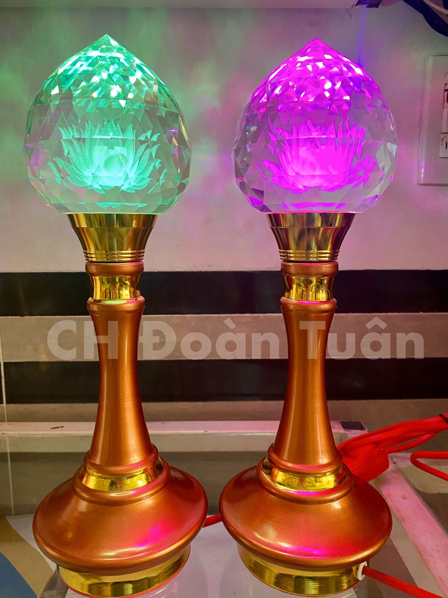 ĐÈN THỜ PHA LÊ TRÁI ĐÀO & QUẢ CẦU PHA LÊ ( MỘT CẶP)
