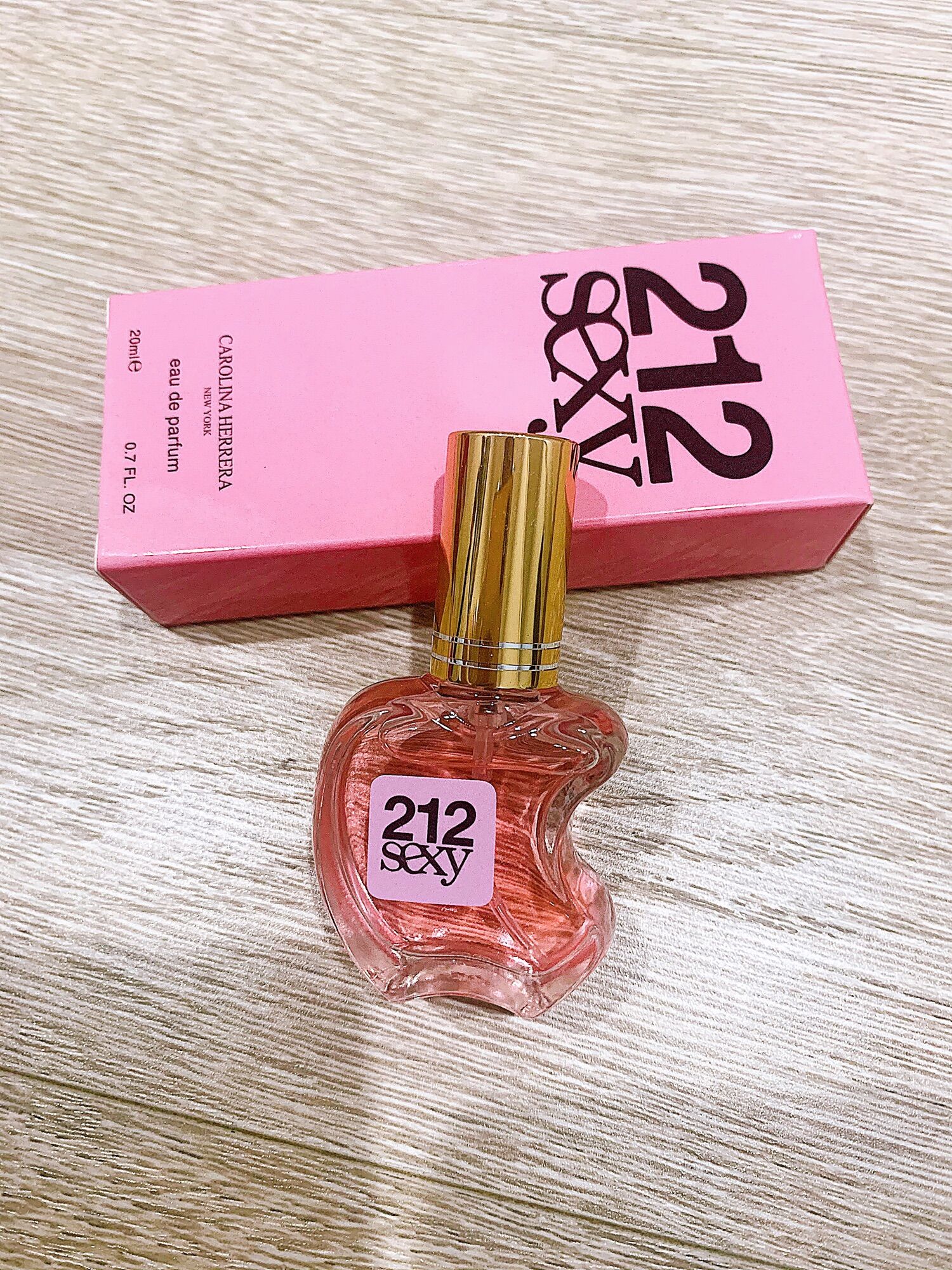 Nước Hoa Mini 212 SEXY WOMEN 20ml ( mẫu táo )