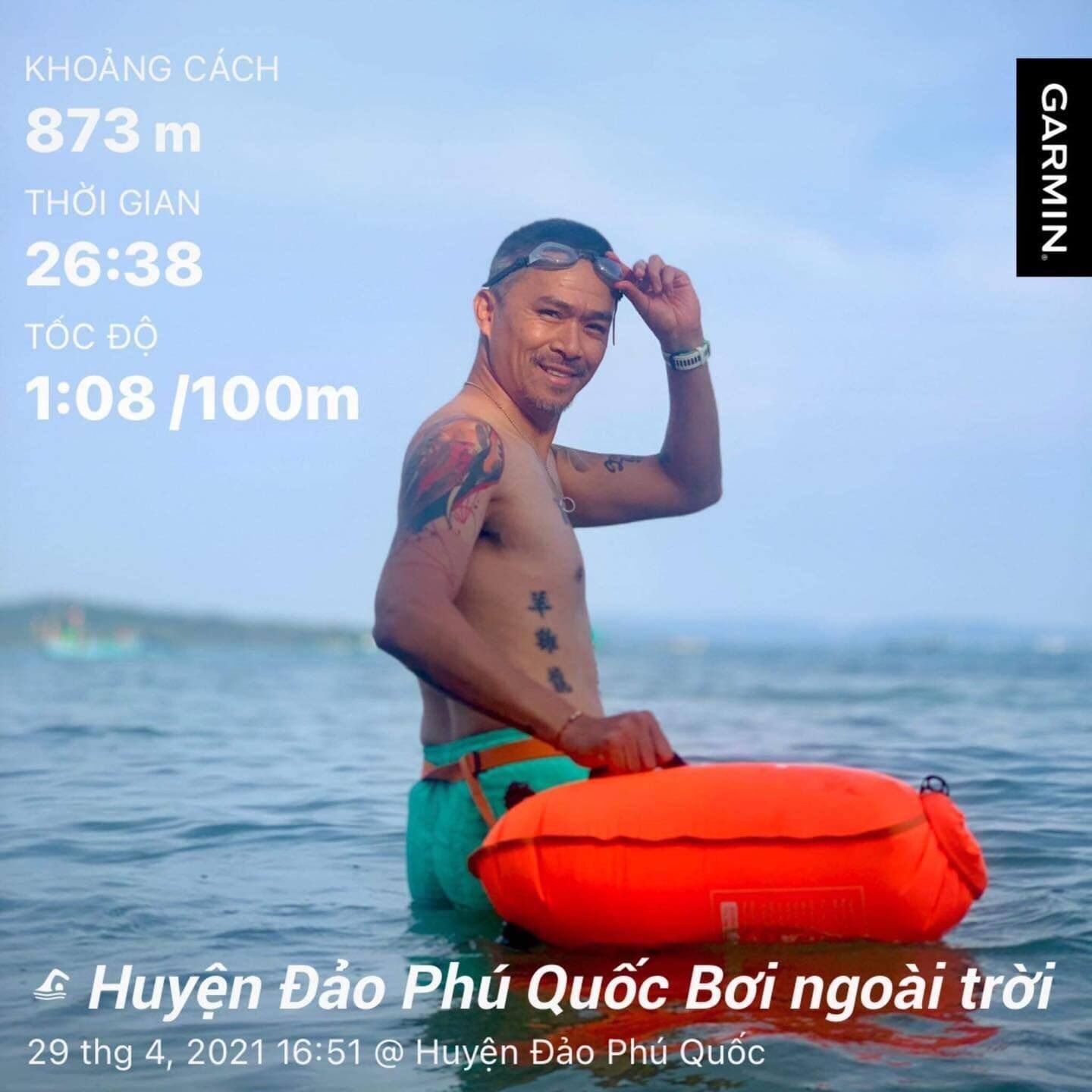 Kính bơi adidas