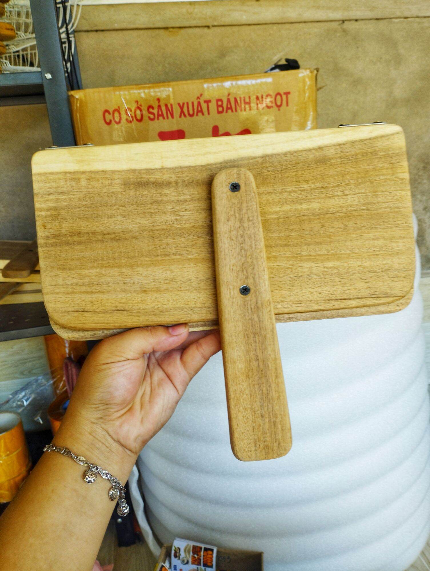 khuôn ép chuối có rảnh ép bên trong
