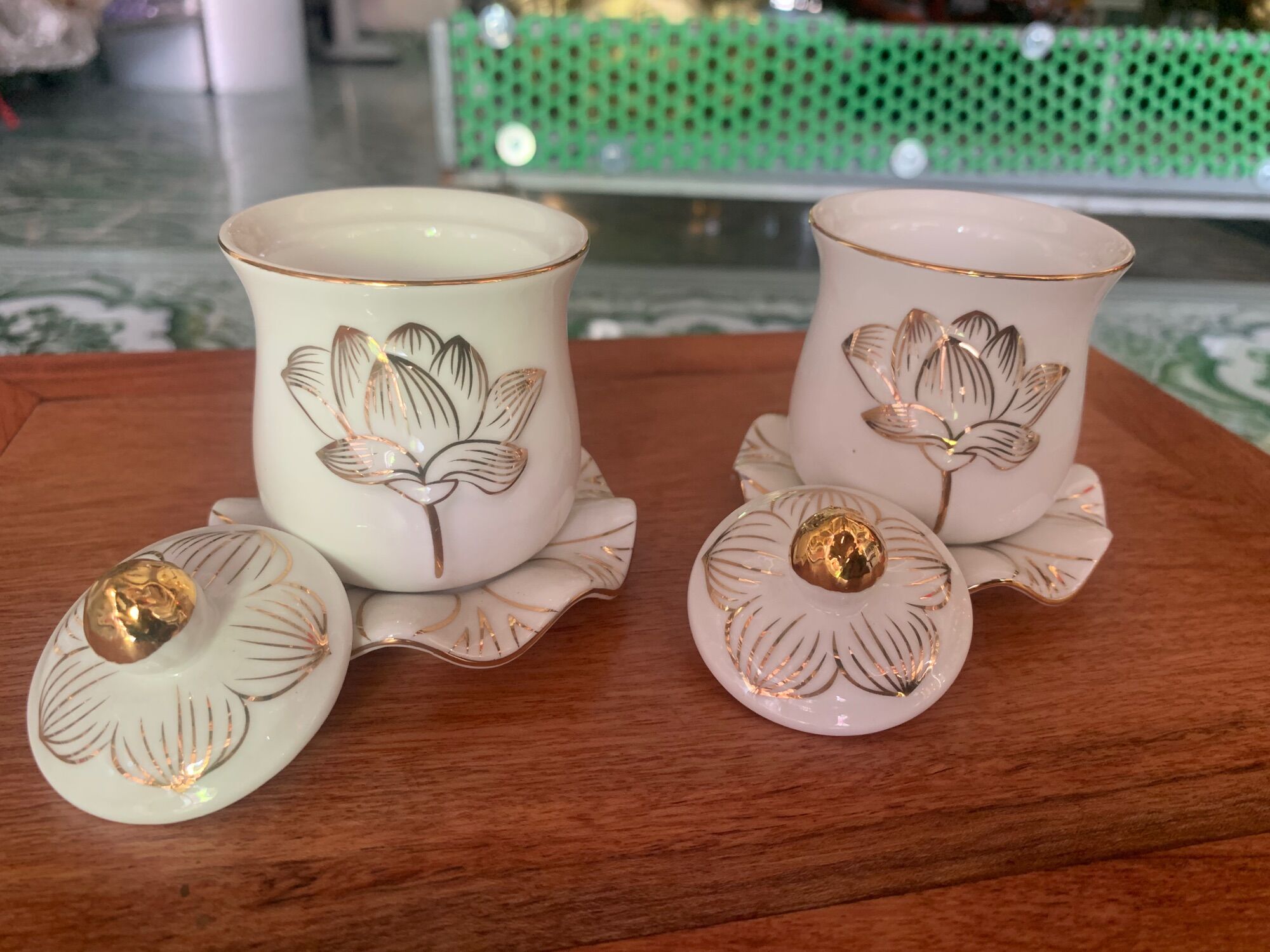 Chung nước thờ cúng tráng men cao cấp cánh sen