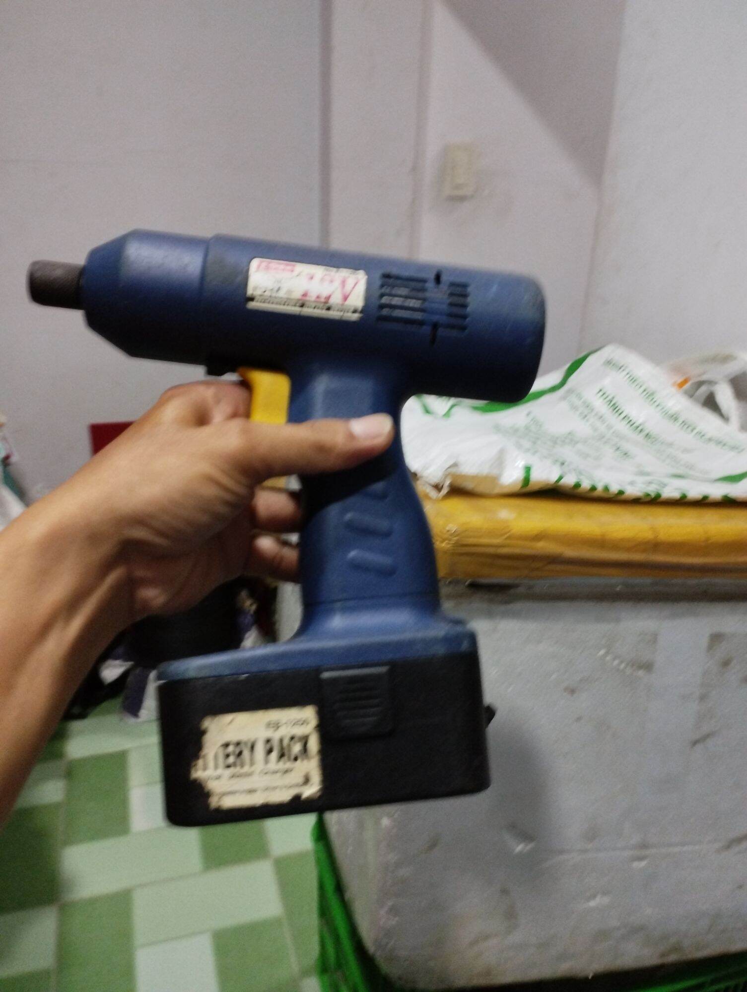 Thân máy & Vỏ pin Máy khoan bắn bắt vít 12v E-Value bãi Nhật