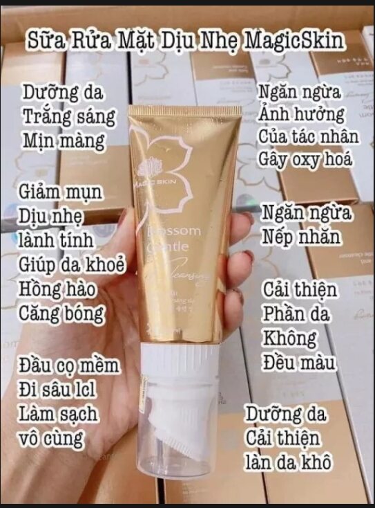 Sữa rửa mặt trắng da ngừa mụn Magic Skin