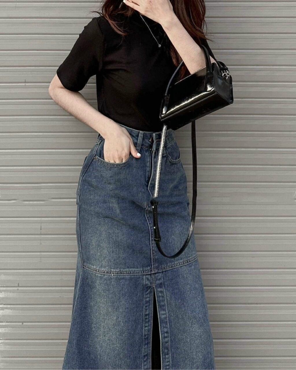 Chân váy jean đuôi cá xẻ trước