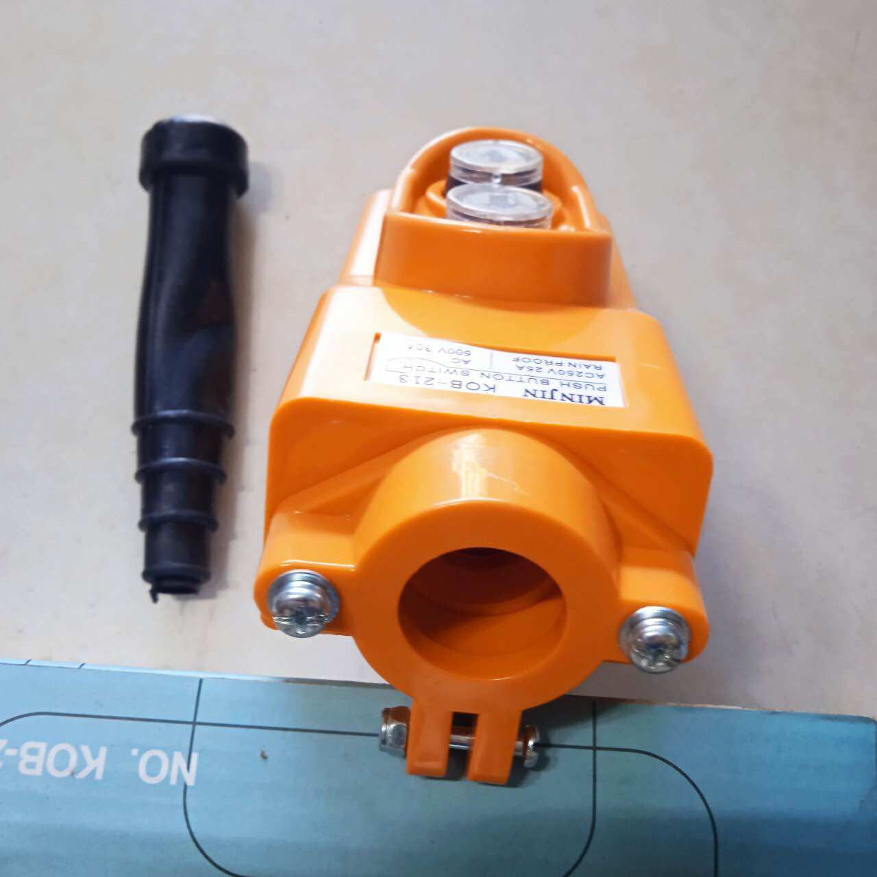 Bấm điều khiển ( Remote ) máy tời 2 nút lớn KB -213