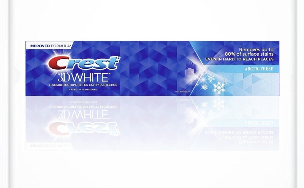 Kem đánh răng trắng sáng Crest 3D White Arctic Fresh 135ml