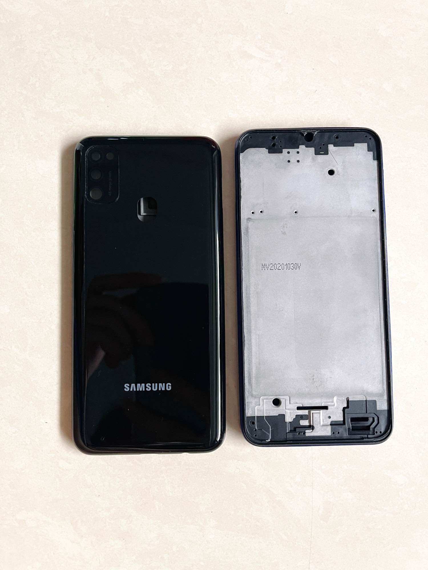 Vỏ bộ Samsung M21 kèm kính camera