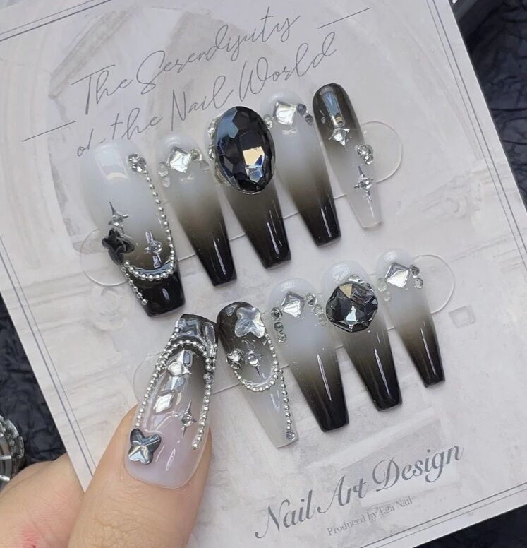 Nail box thiết kế gắn đá đen sang chảnh mã 71