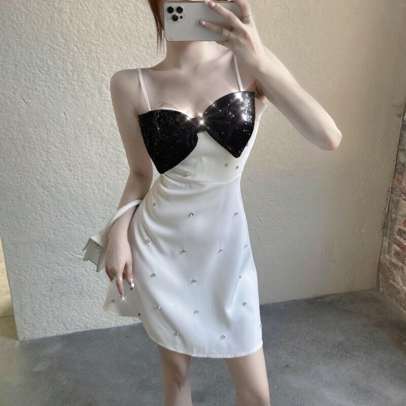 Váy 2d đính ngọc nơ kim sa