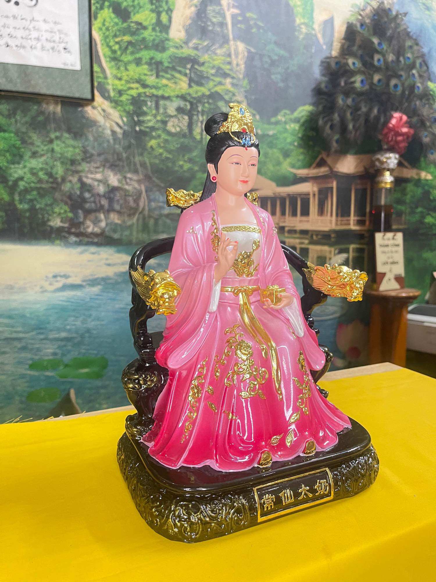 Tượng Tổ Cô