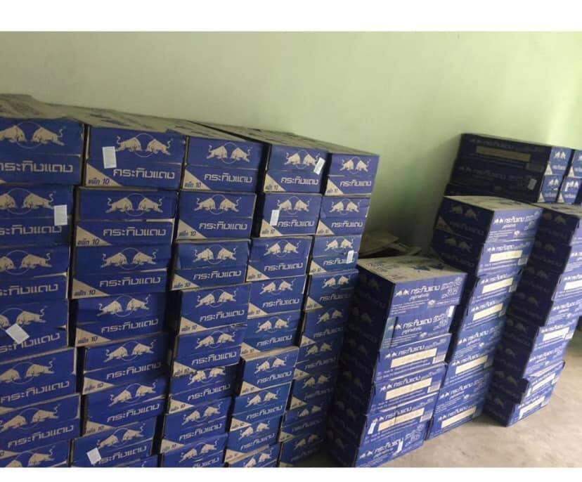 Bò cụng thái chai sành/ Bò húc thái/ Redbull thái chai sành nắp xanh