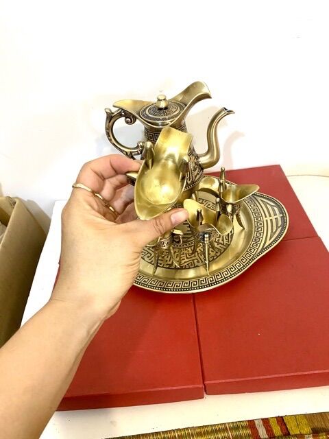 Ấm chén tân thủy bằng đồng