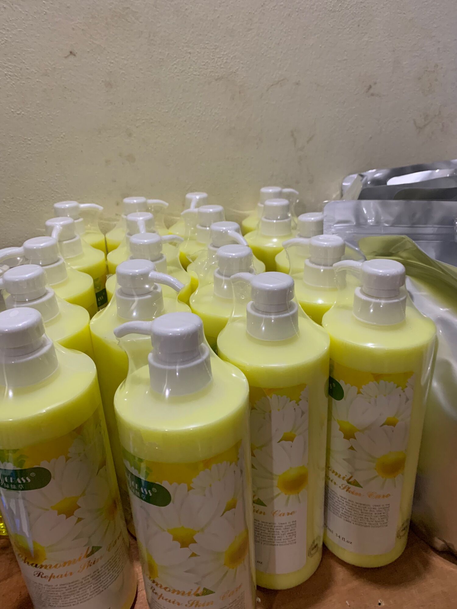 Sữa rửa mặt Hoa Cúc chai lớn 1000ml dùng cho các Spa
