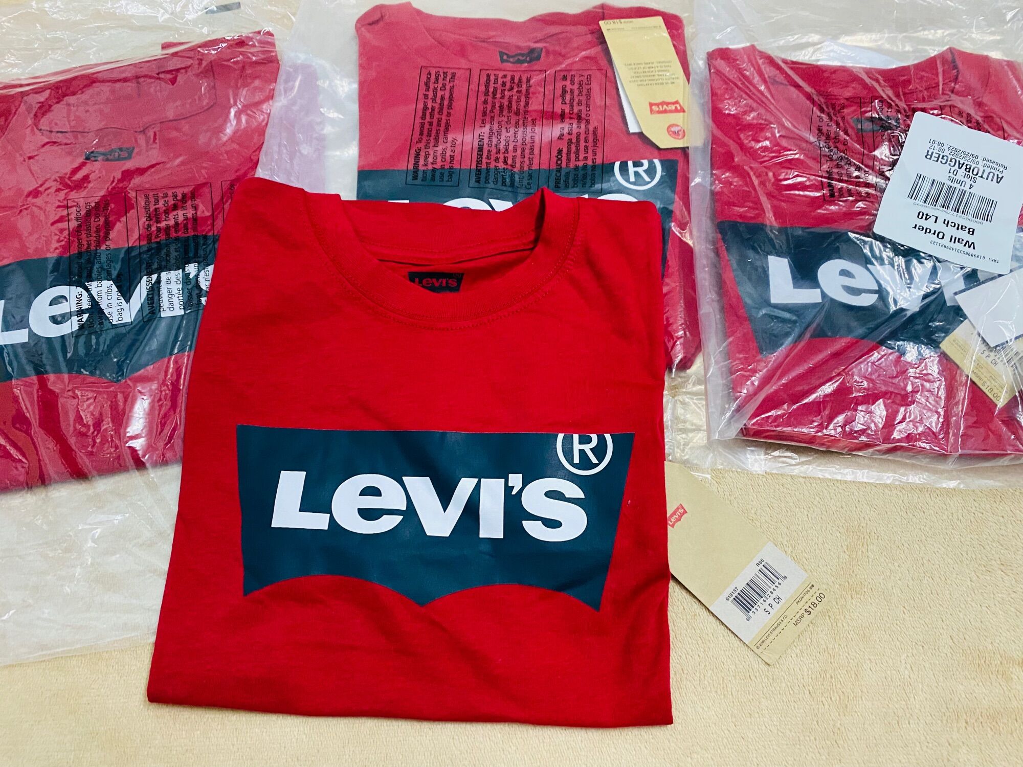 Áo levis nữ chính hãng
