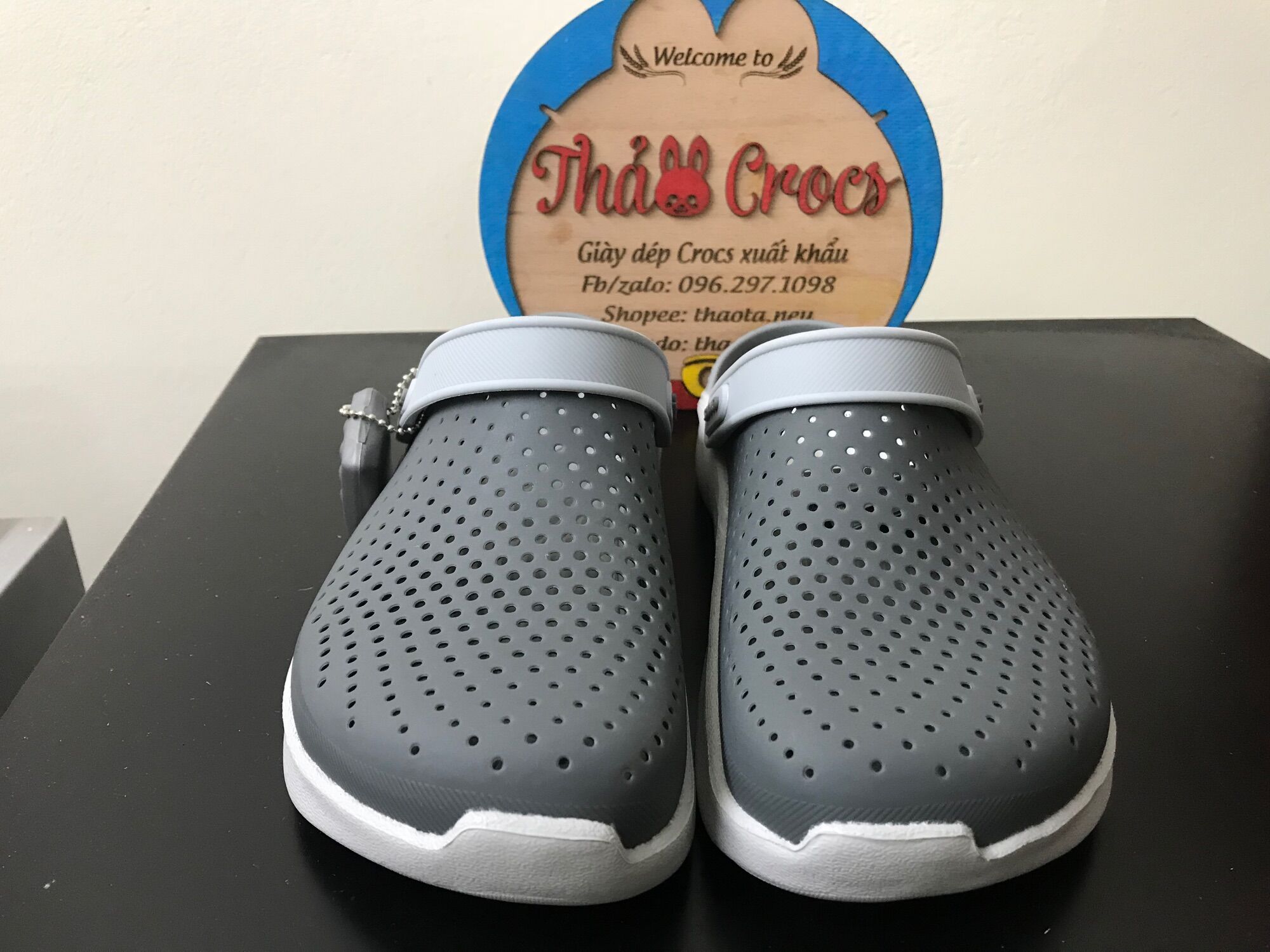 Sục nhựa Cross Literide (Smoke / Pearl White)